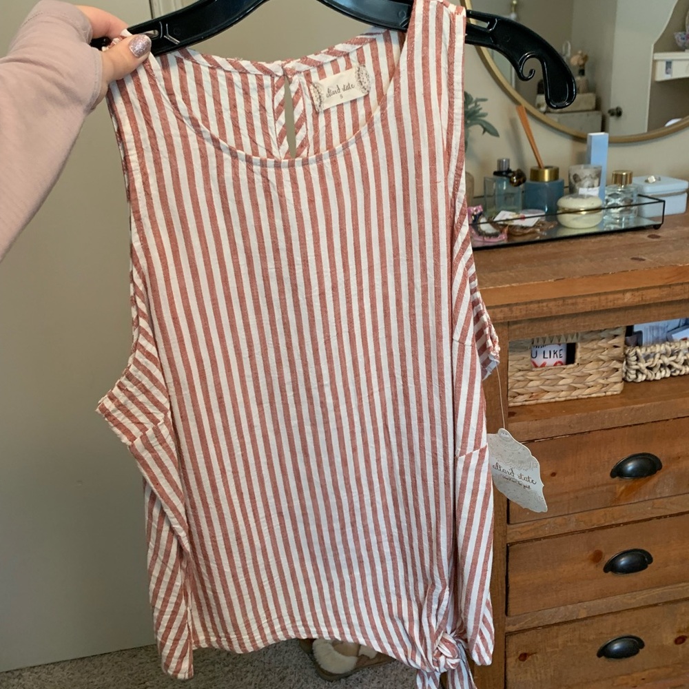 NWT sleeveless top